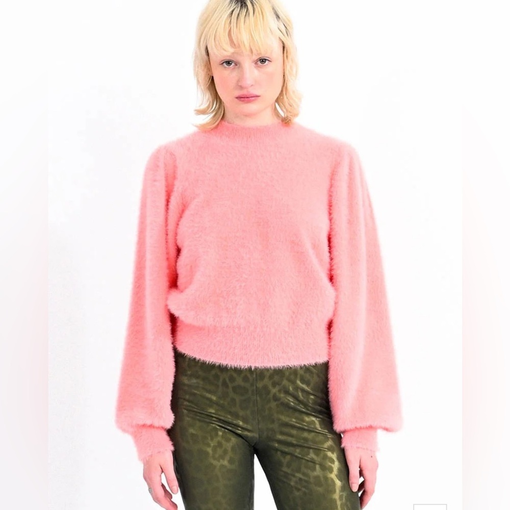 Lili Sidonio Women's Pink Fuzzy Sweater
Size L